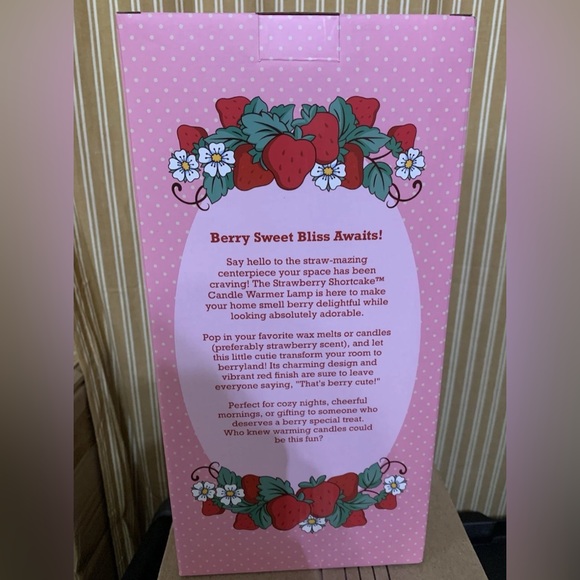 Strawberry Shortcake Candle Warmer Lamp - Picture 4 of 4